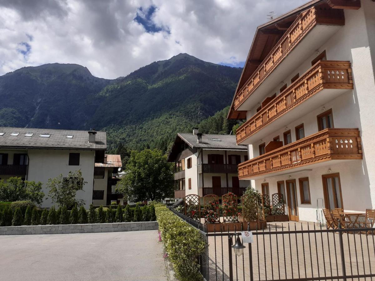 Park Residence Imperator Carisolo Εξωτερικό φωτογραφία
